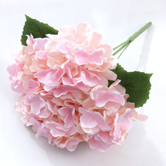 Букет гортензии, цвет  розово-кремовый